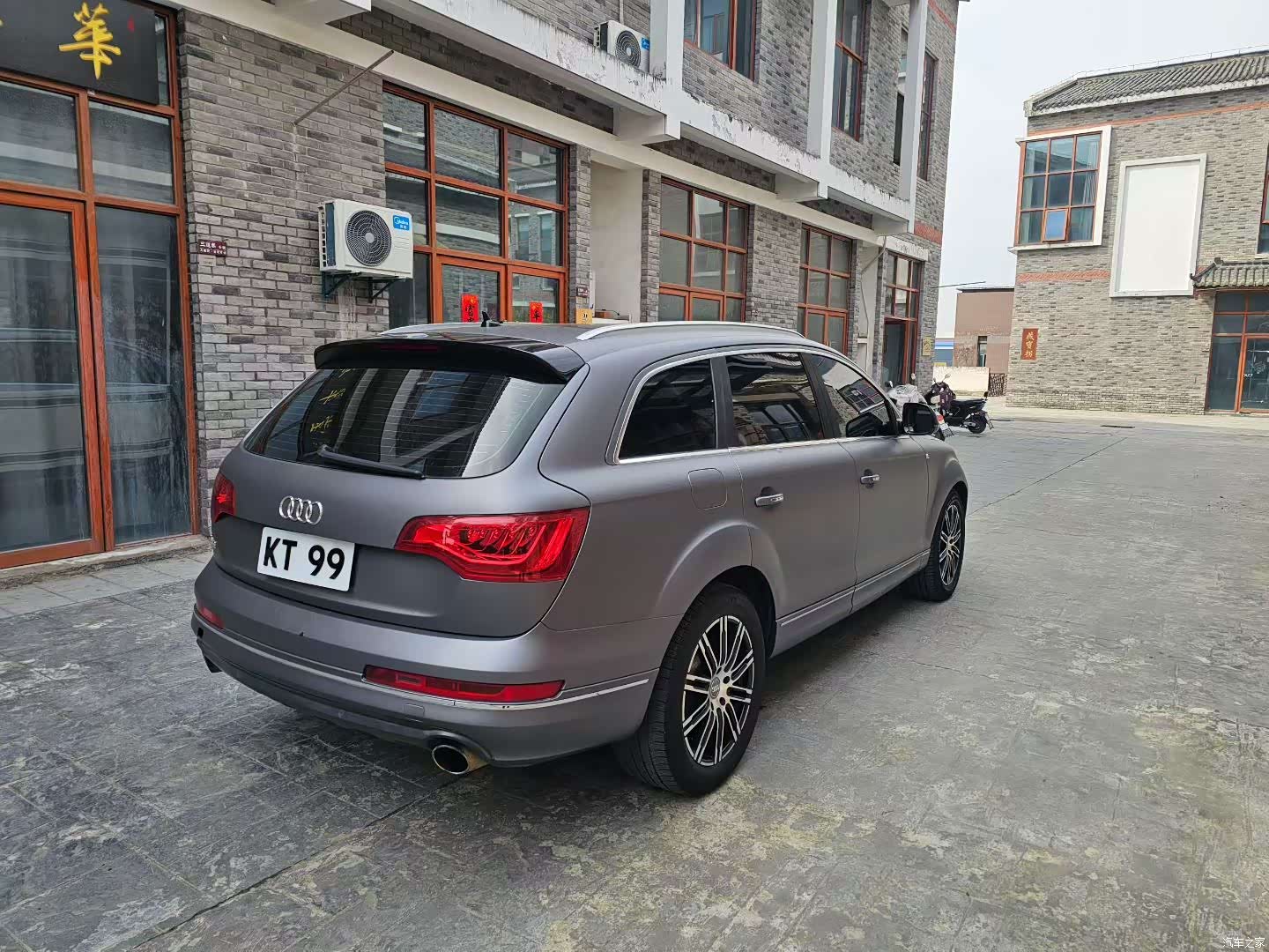 Audi Q7, 2011 9