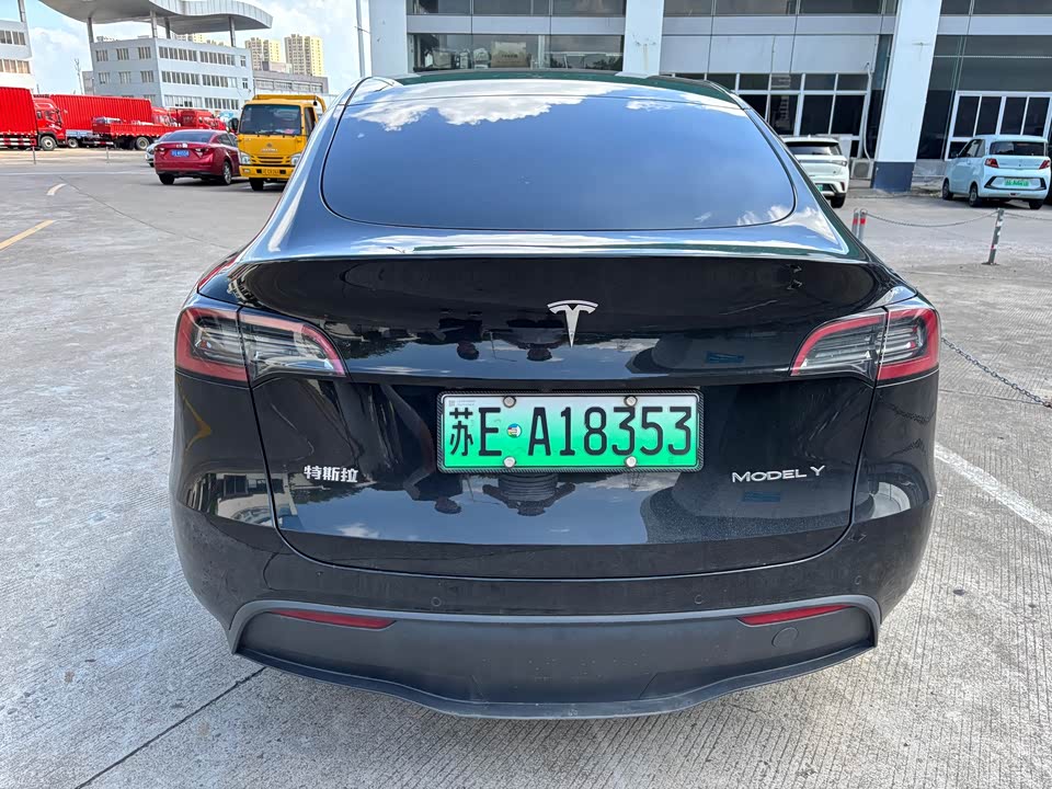 Tesla Model Y Tesla Model Y