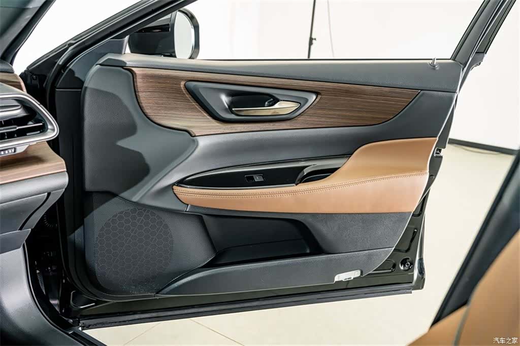 Toyota Crown, 2025 17