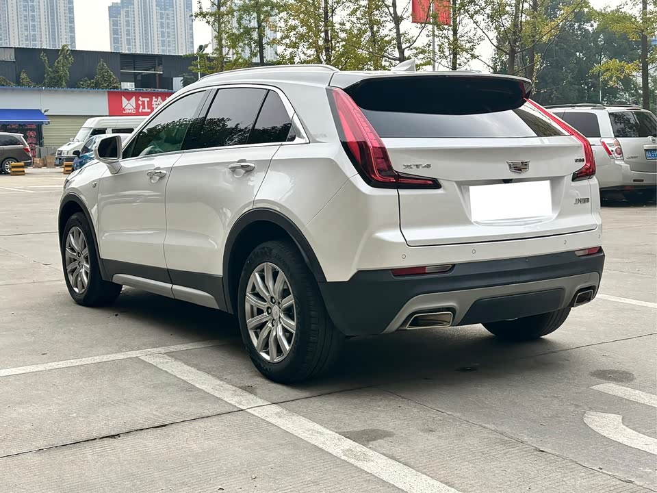 Cadillac XT4