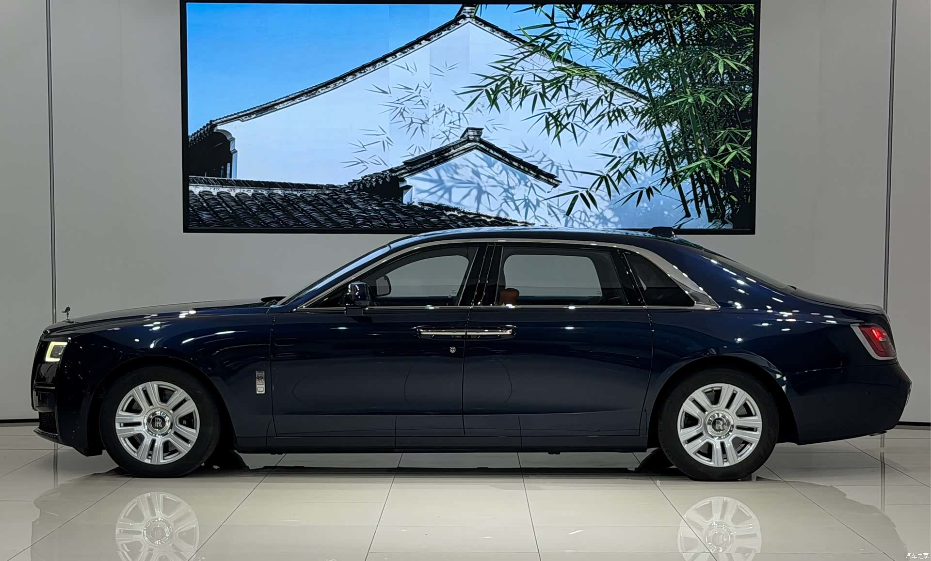 Rolls-Royce Ghost, 2022 3