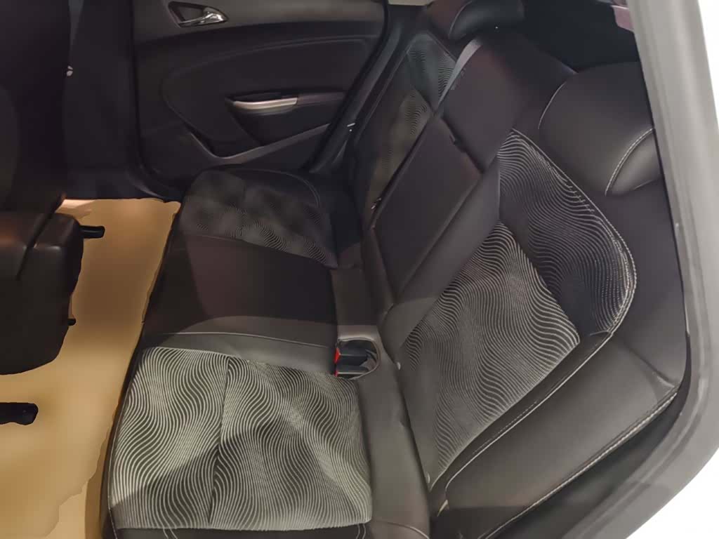 Buick XT, 2015 17