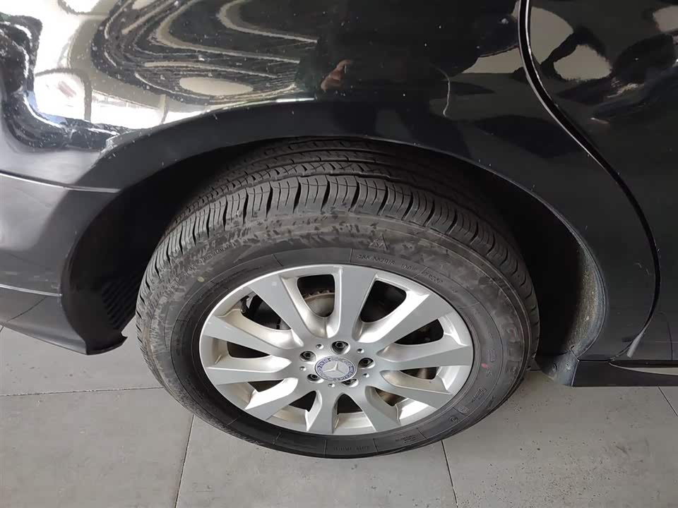 Mercedes-Benz R-class