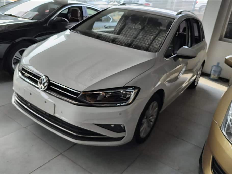 Volkswagen Golf·