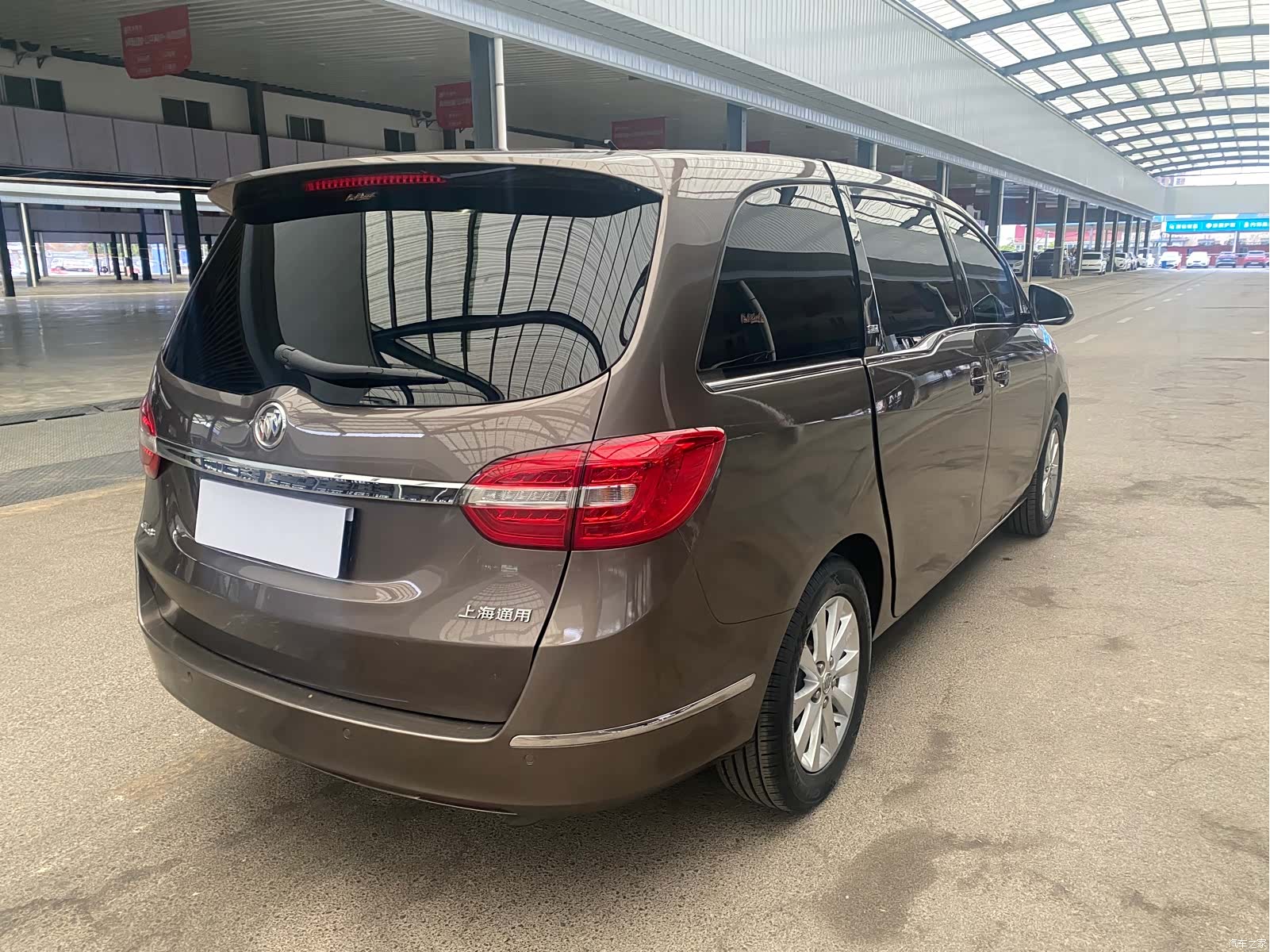 Buick GL8, 2015 7