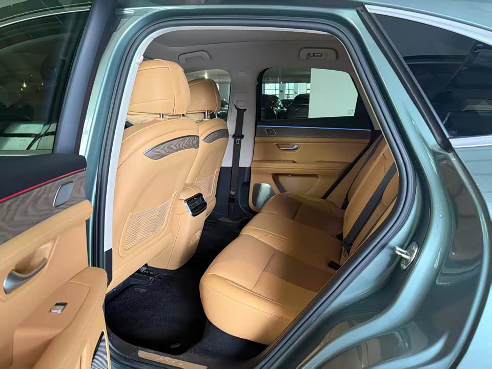 AITO Ask the world M5