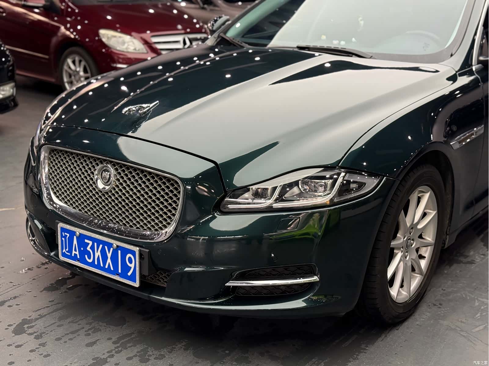 Jaguar XJ, 2012 3