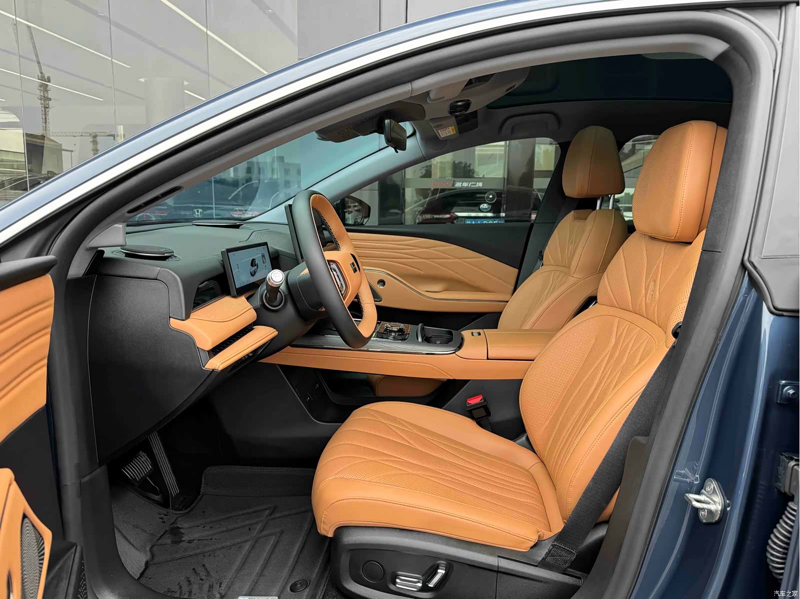 Geely 8, 2025 4