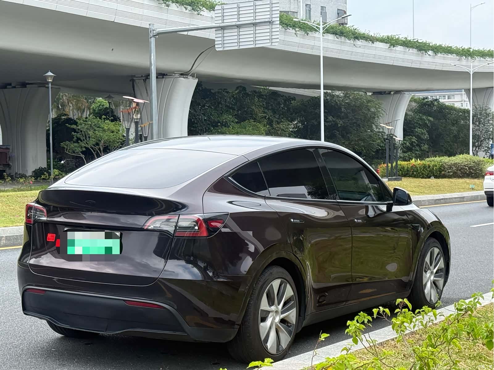 Tesla Model Y, 2023 4