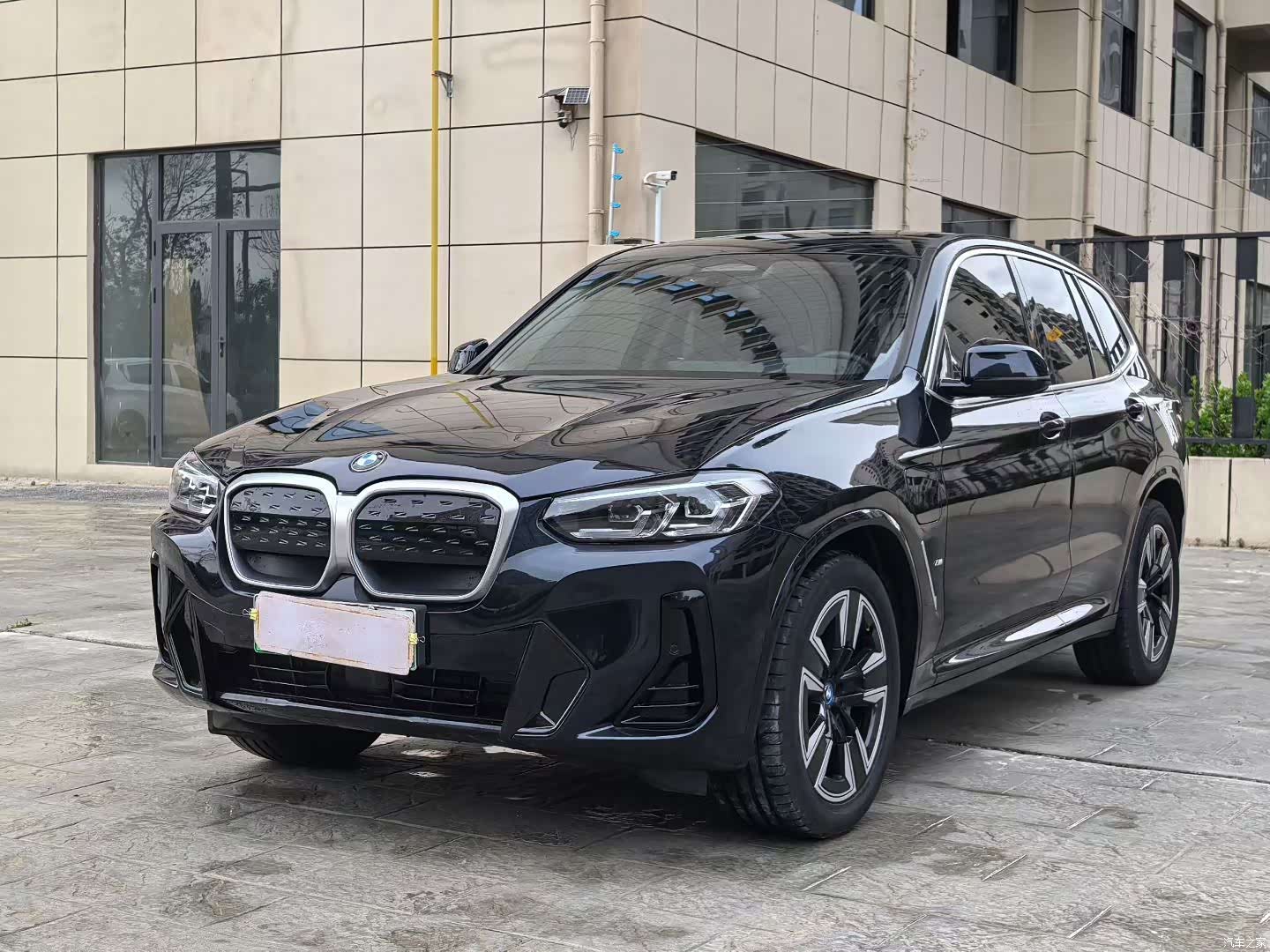 BMW iX3, 2024 1