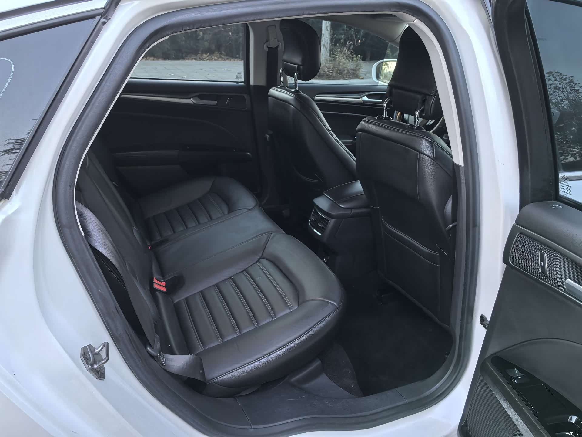 Ford Mondeo, 2015 13