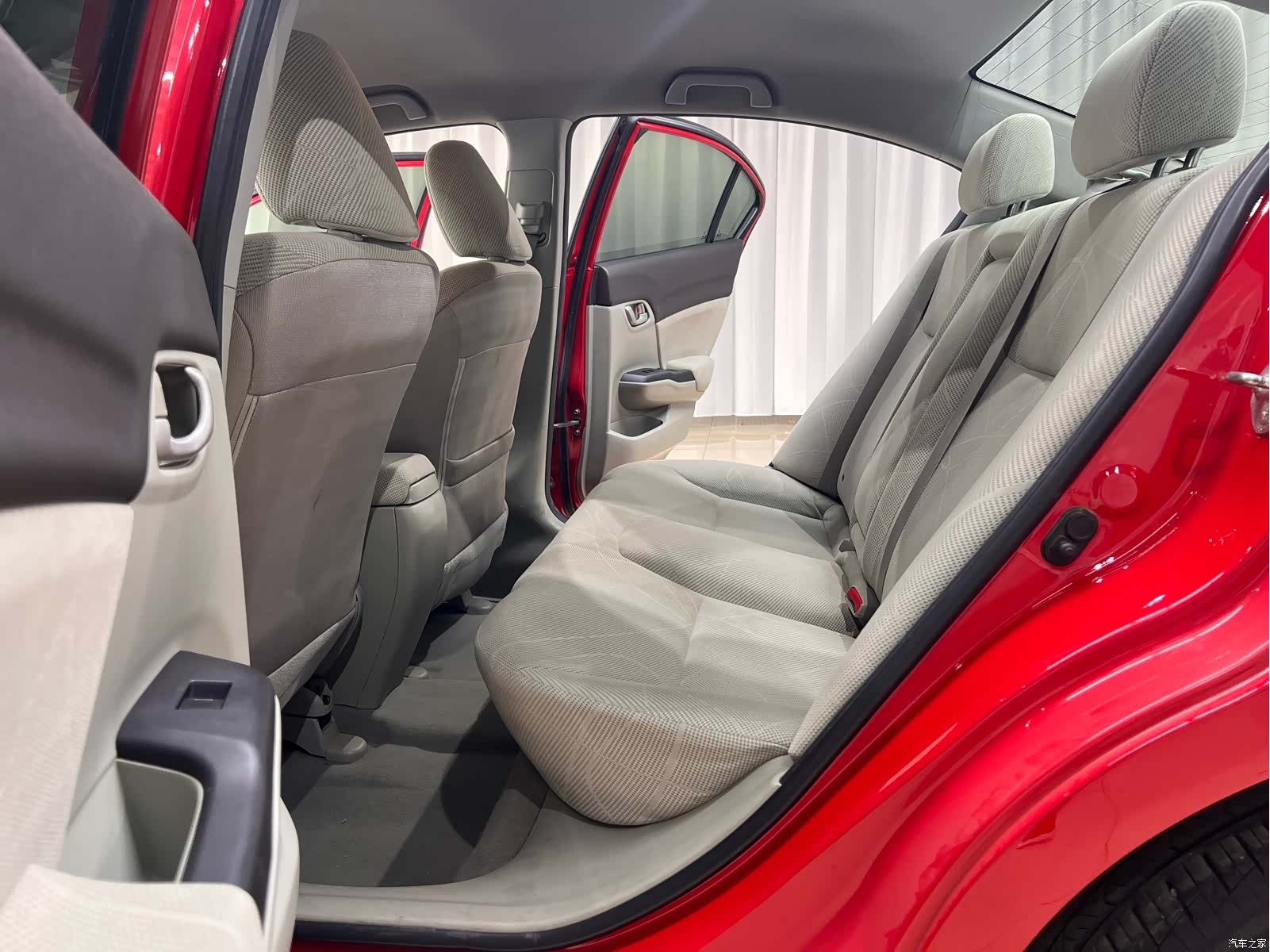 Honda Civic, 2011 9