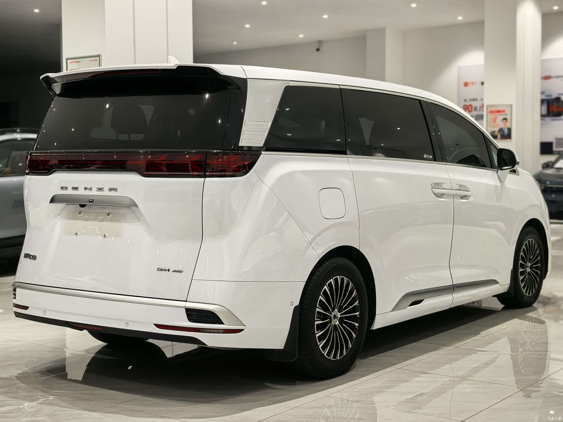 Denza D9, 2023 4