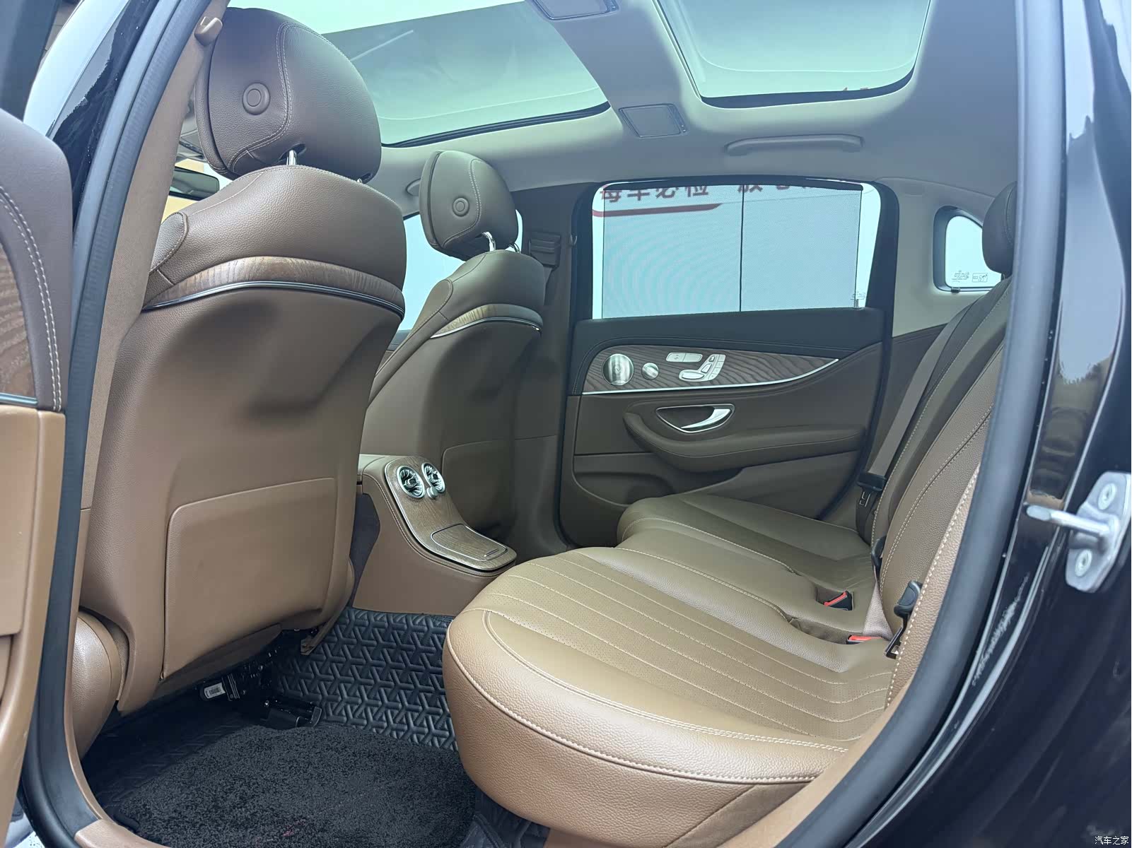 Mercedes-Benz E-Class, 2024 6