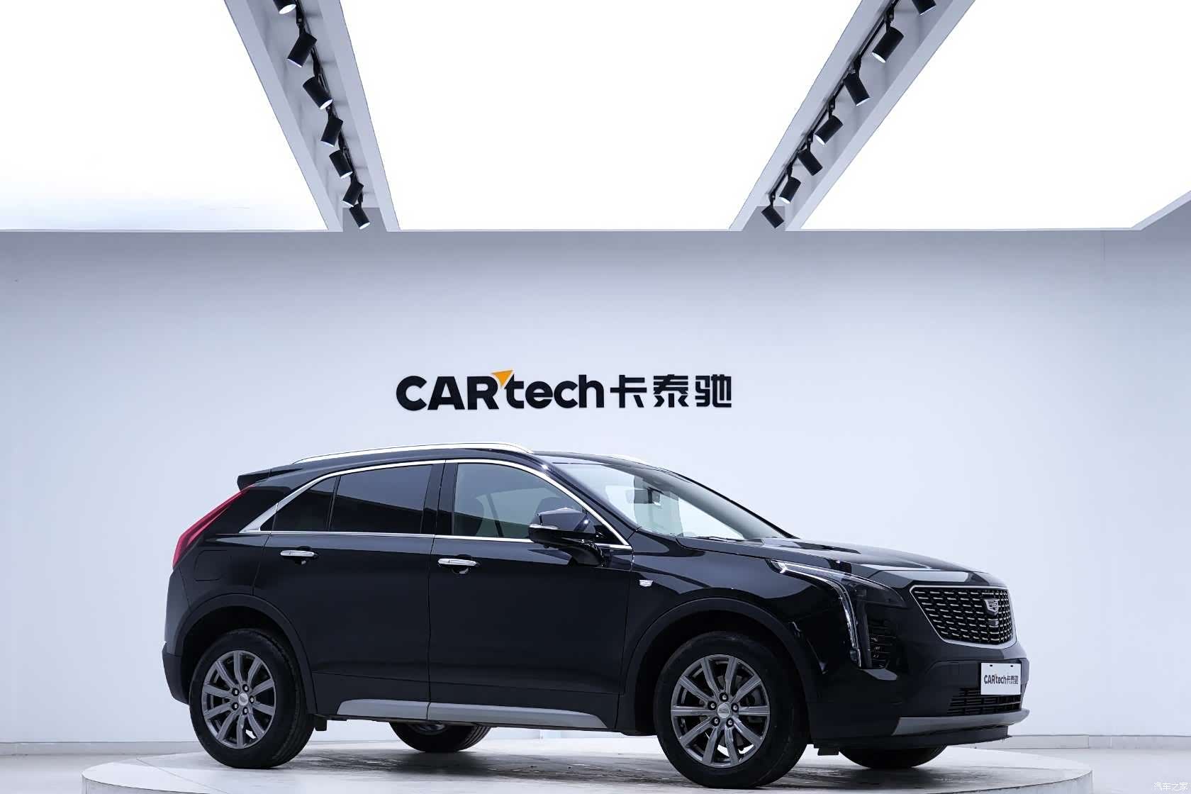 Cadillac XT4, 2023 все фото