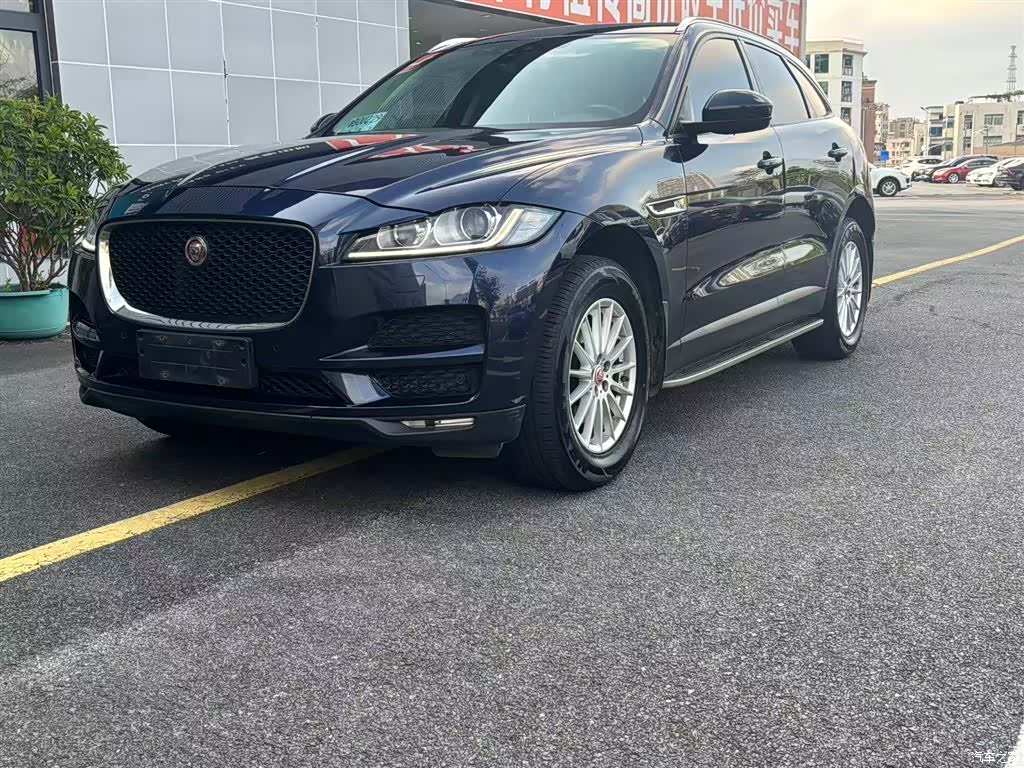 Jaguar F-PACE, 2017 1