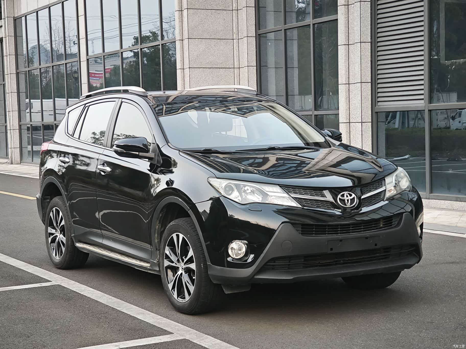Toyota RAV4, 2015 3
