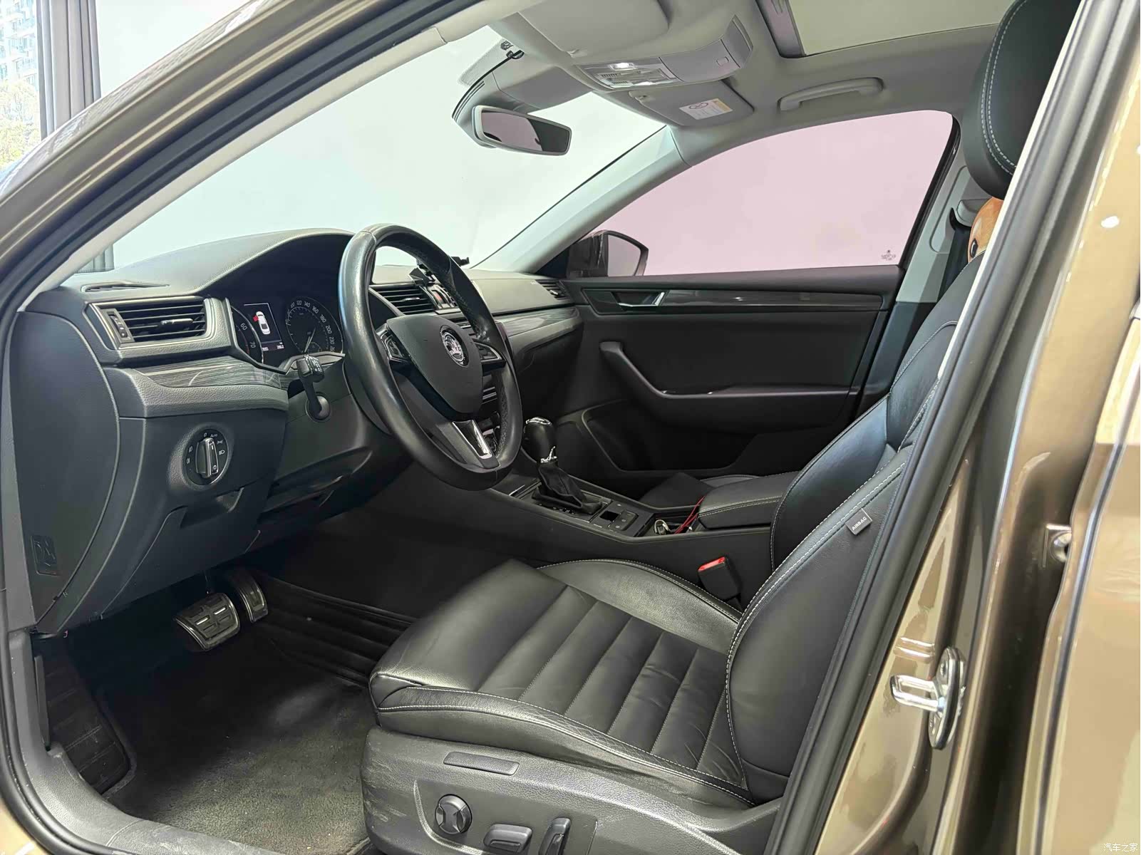 Skoda Superb, 2017 4
