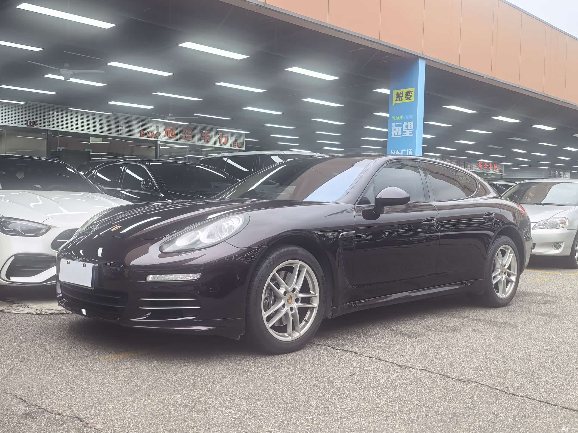 Porsche Panamera, 2016 1