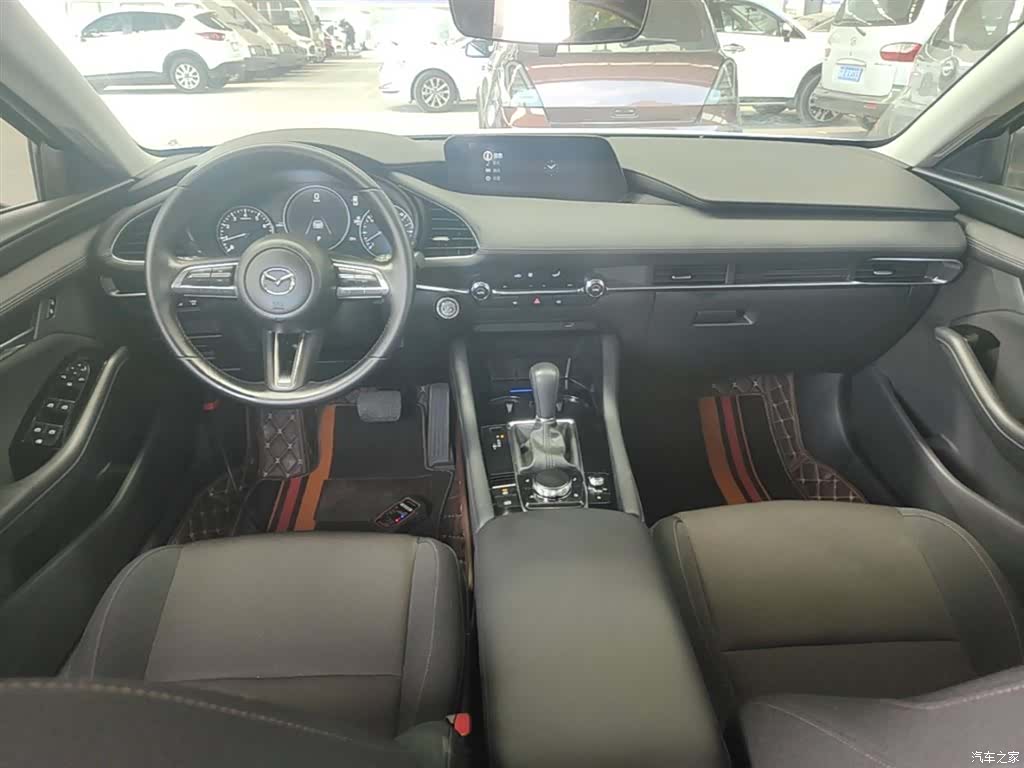 Mazda Mazda3, 2025 10