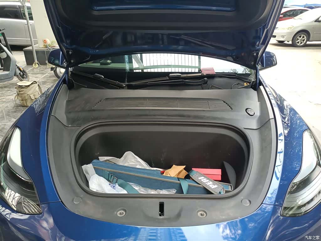 Tesla Model Y, 2022 16