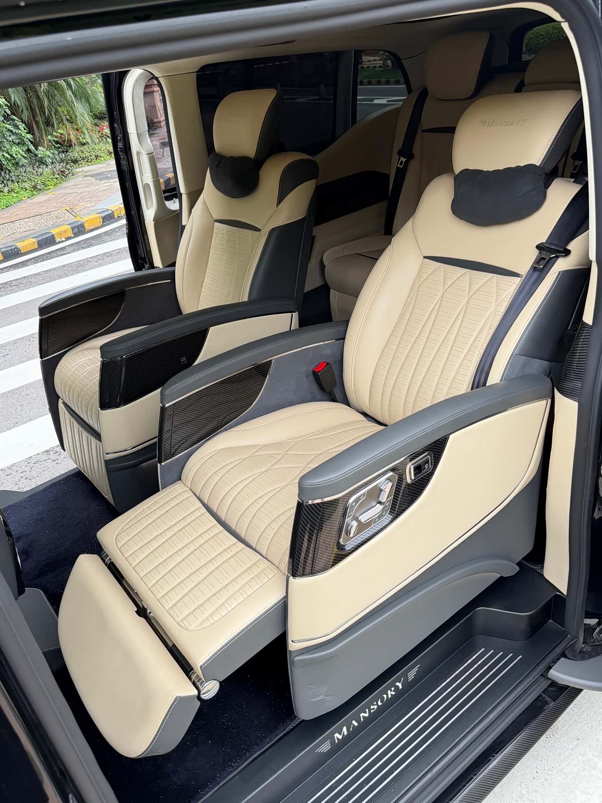 Mercedes-Benz V-Class, 2024 15