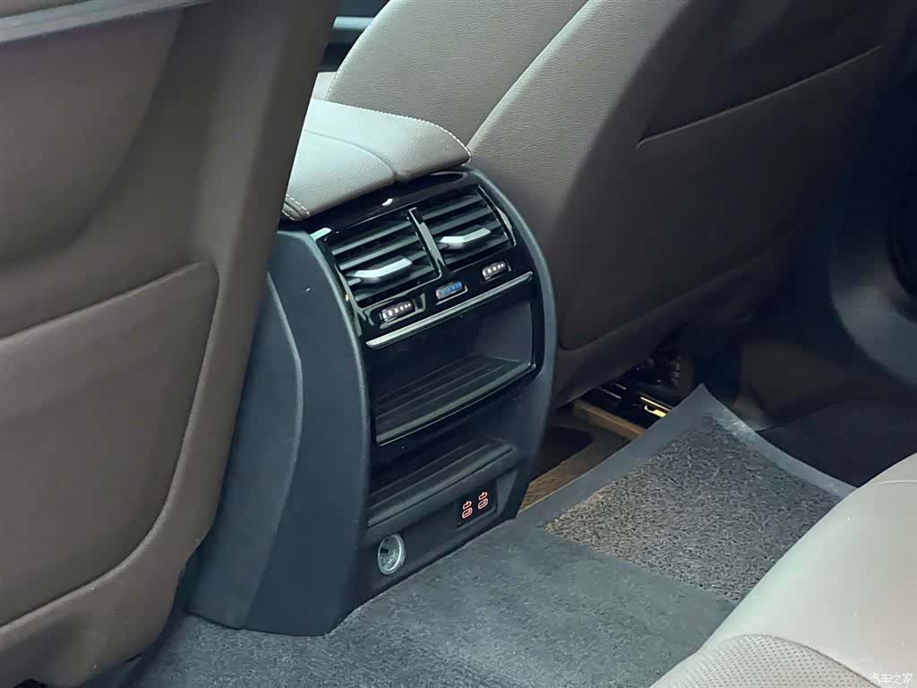 BMW 5 Series, 2023 27