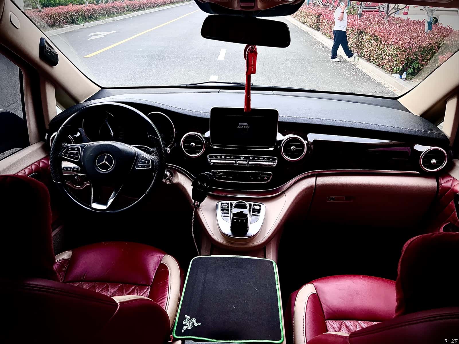 Mercedes-Benz V-Class, 2018 14