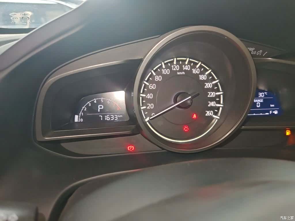 Mazda CX-4, 2019 12