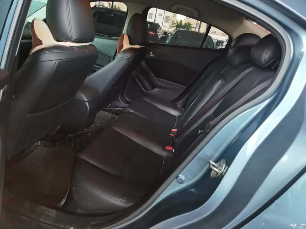 Mazda Mazda3, 2015 17