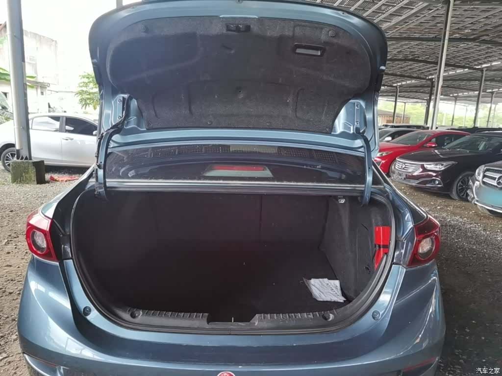 Mazda Mazda3, 2015 19