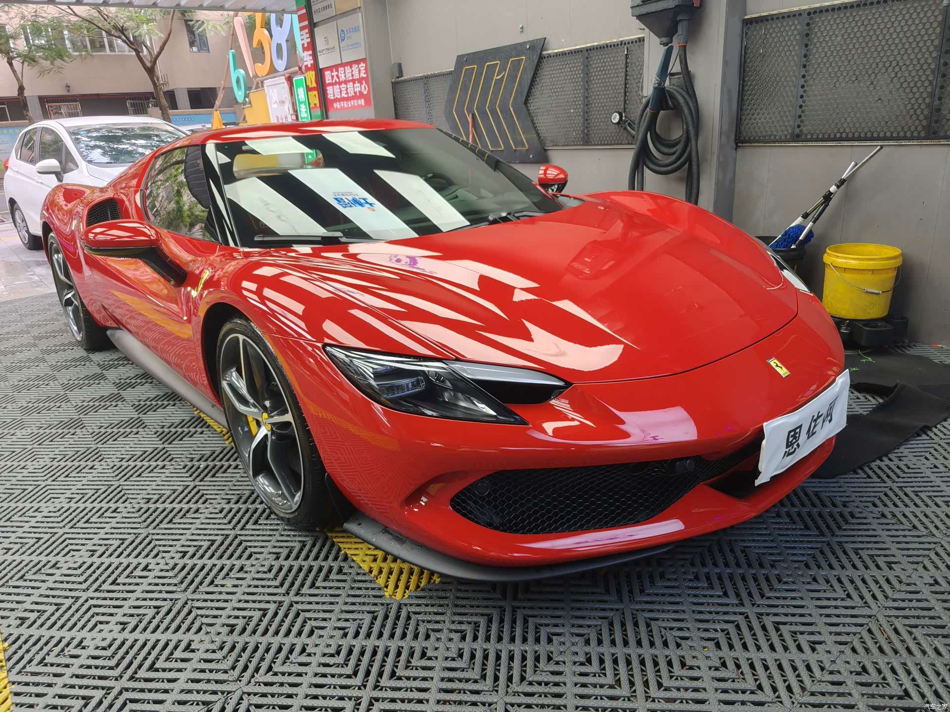 Ferrari 296, 2024 3