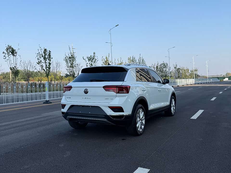 Volkswagen T-ROC exploring Songs