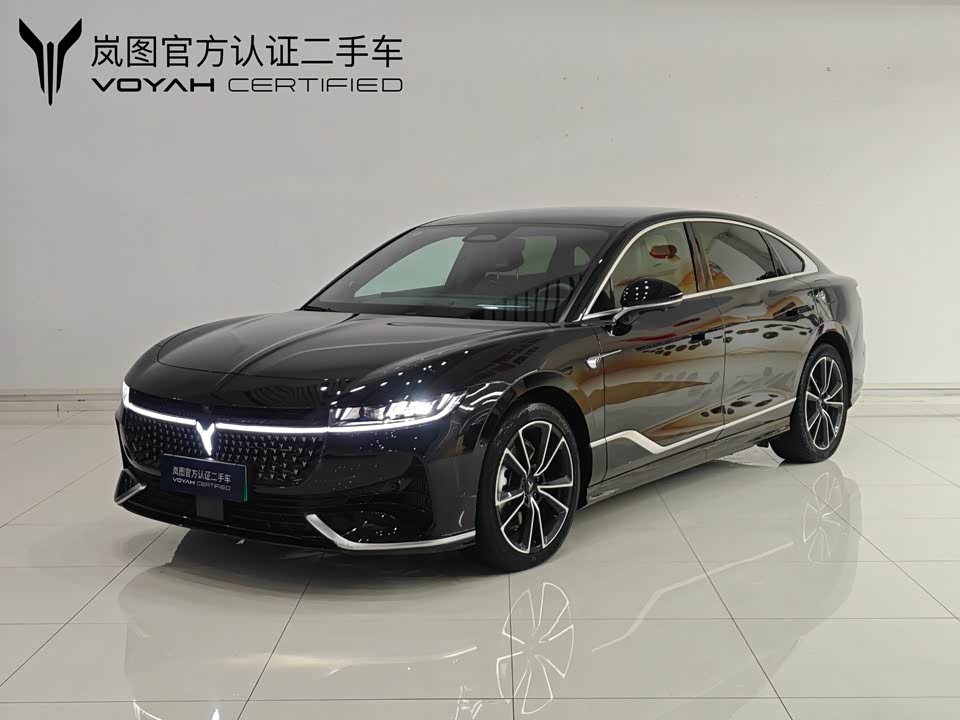 VOYAH Lantu chasing light