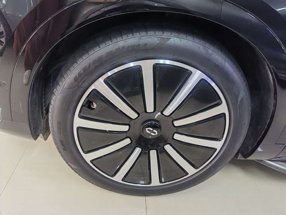 AITO Ask the world M9