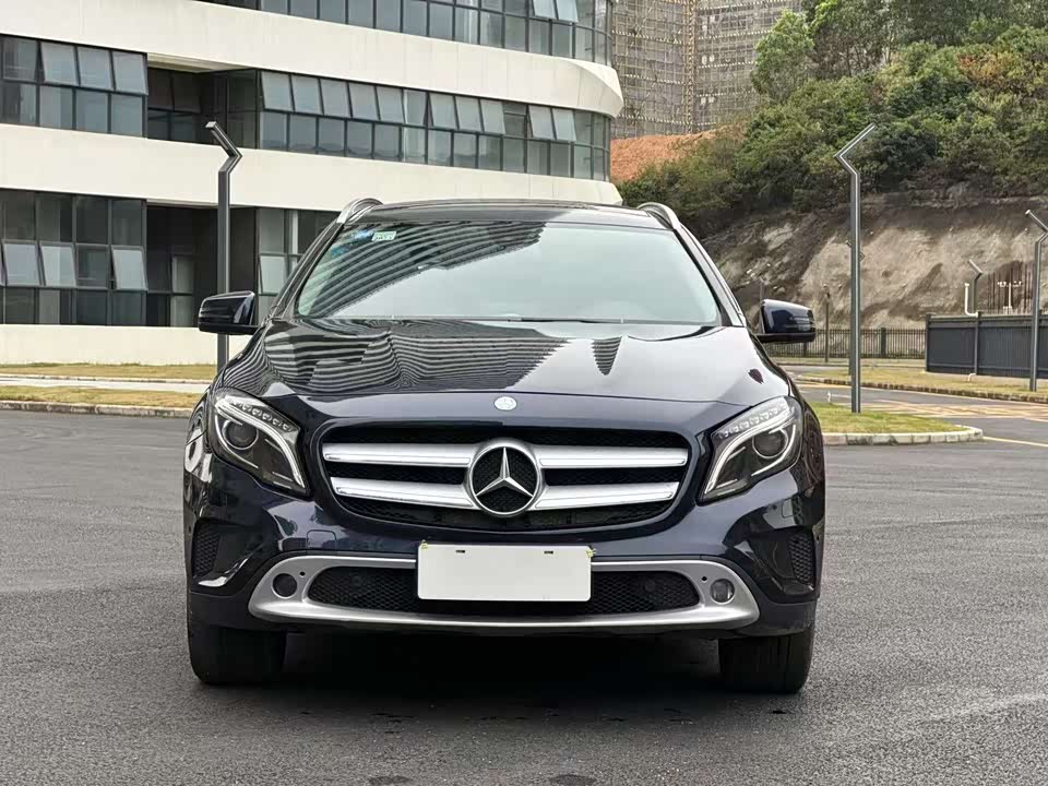 Mercedes-Benz GLA