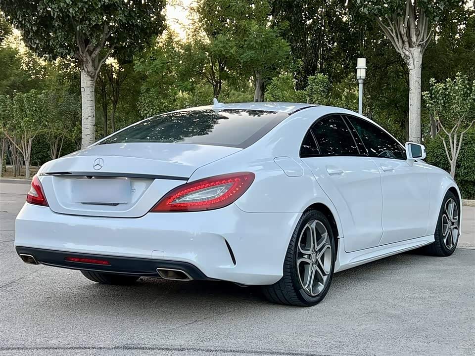 Mercedes-Benz CLS Mercedes-Benz CLS