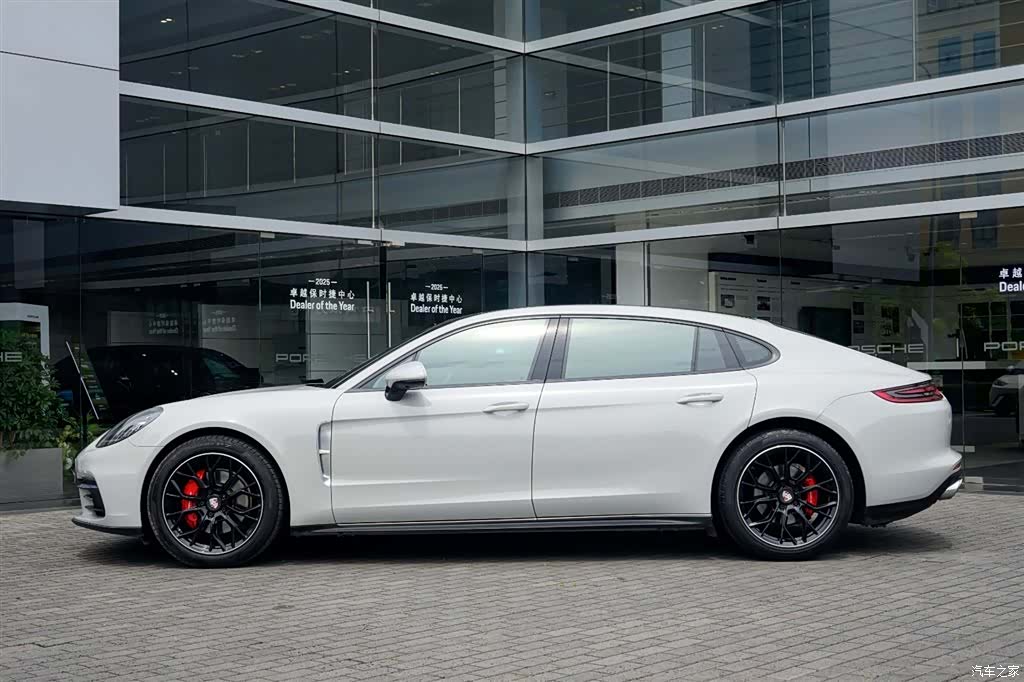 Porsche Panamera, 2018 все фото