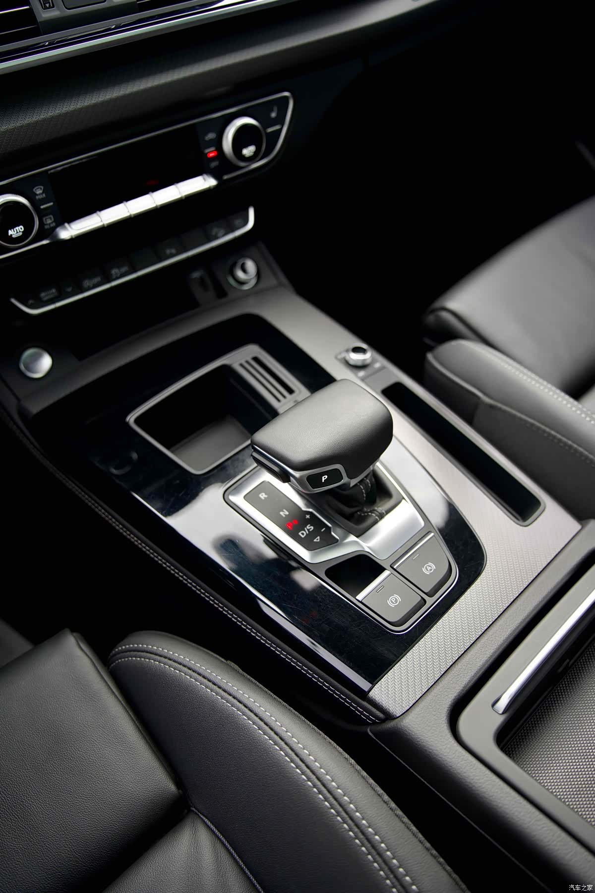 Audi Q5L, 2023 10
