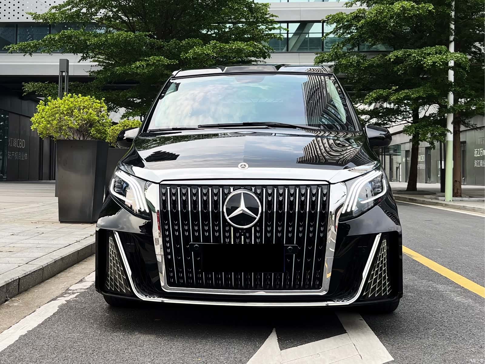 Mercedes-Benz 7, 2023 3