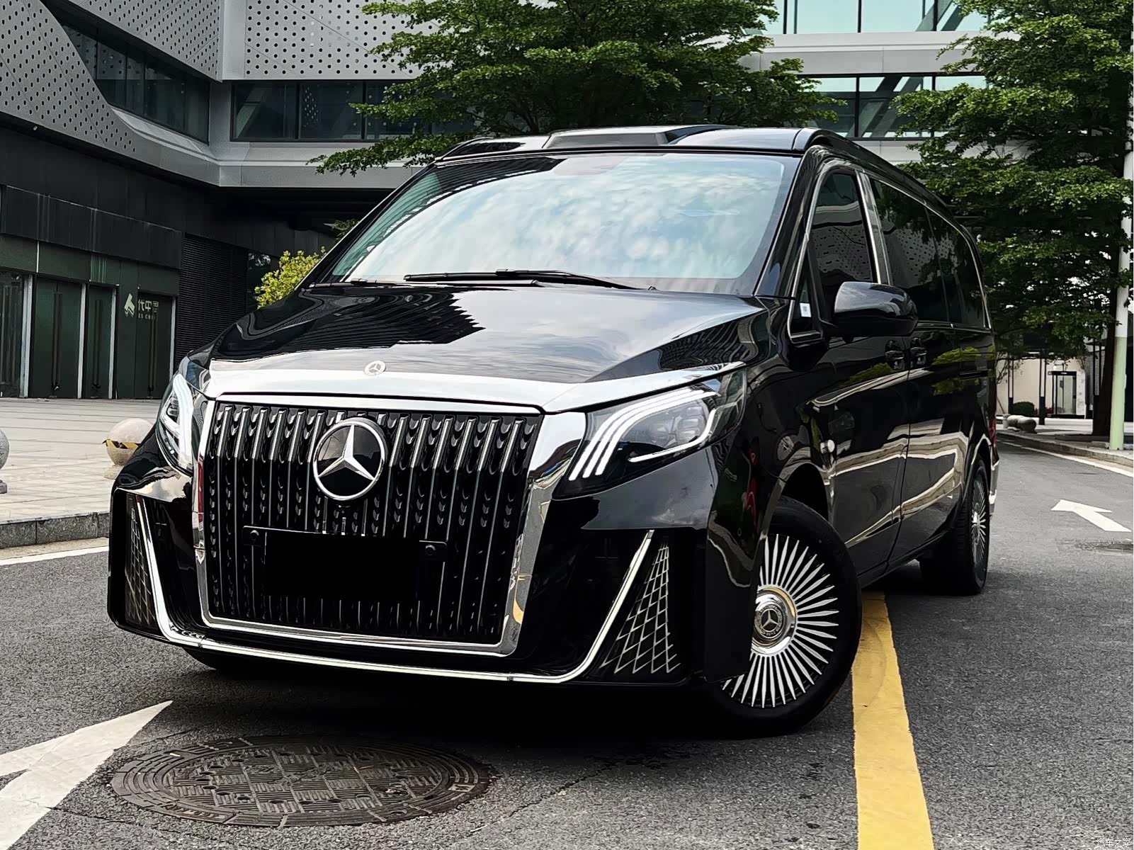 Mercedes-Benz 7, 2023 1