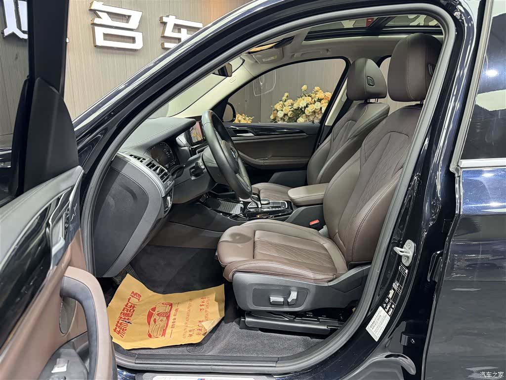 BMW X3, 2023 все фото
