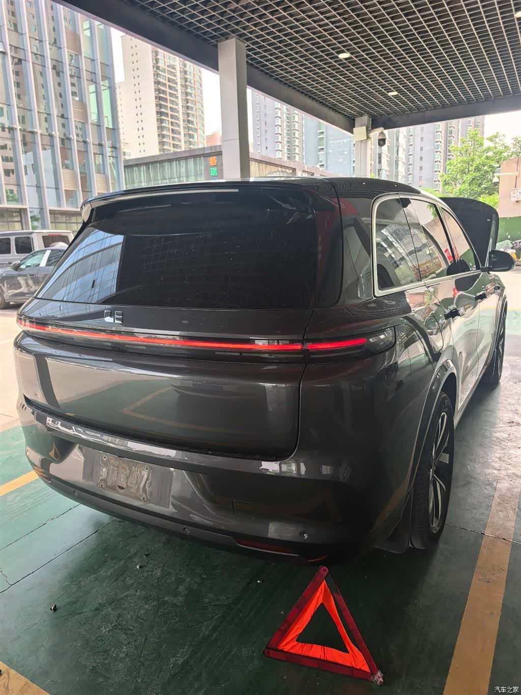 Li Auto L8, 2023 4