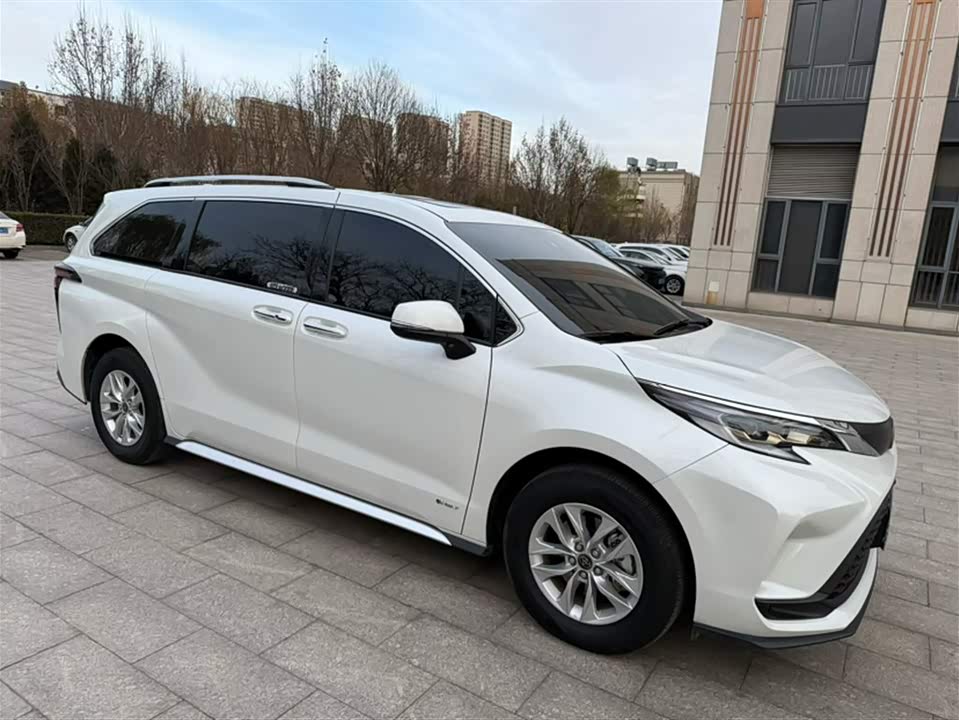 Toyota Grevia