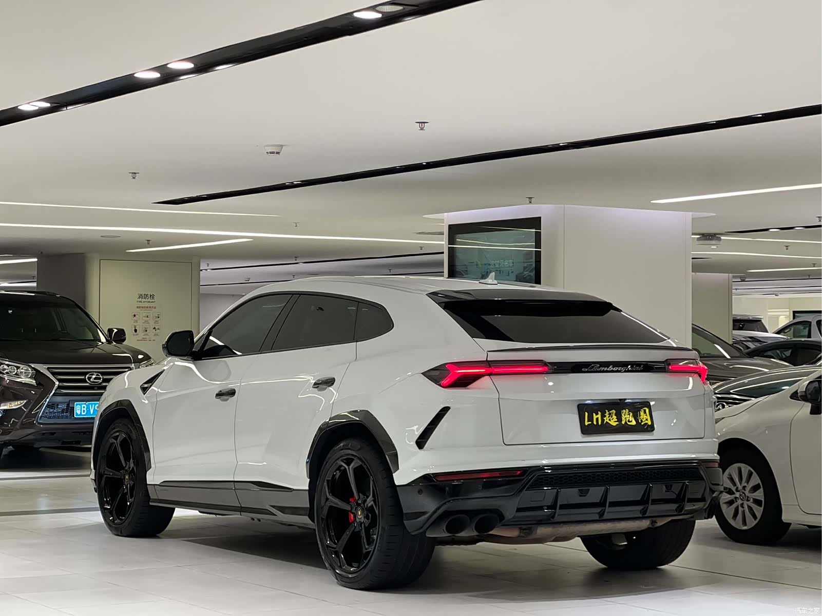 Lamborghini Urus, 2019 11