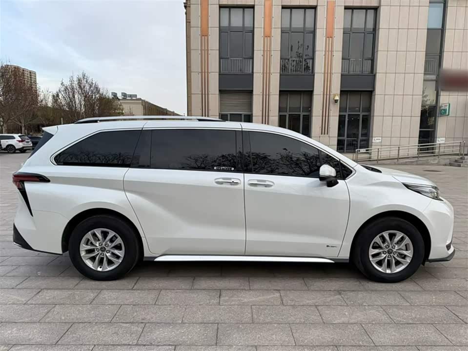 Toyota Grevia