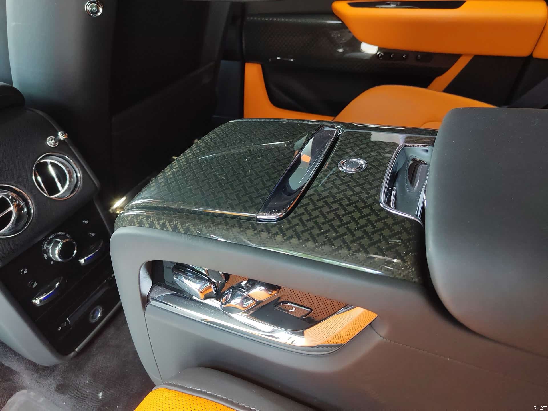 Rolls-Royce Cullinan, 2022 6