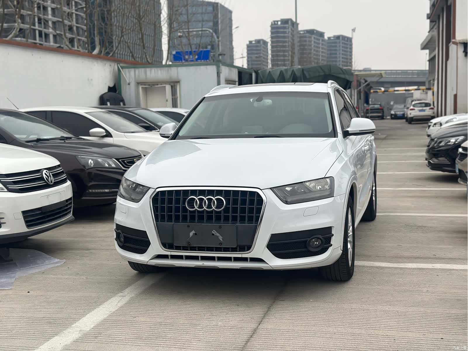 Audi Q3, 2013 1