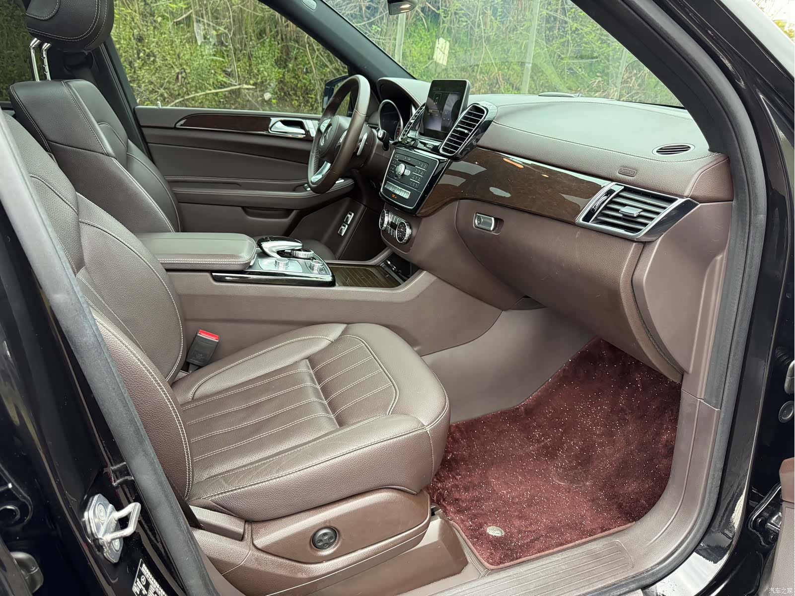 Mercedes-Benz GLS, 2018 13