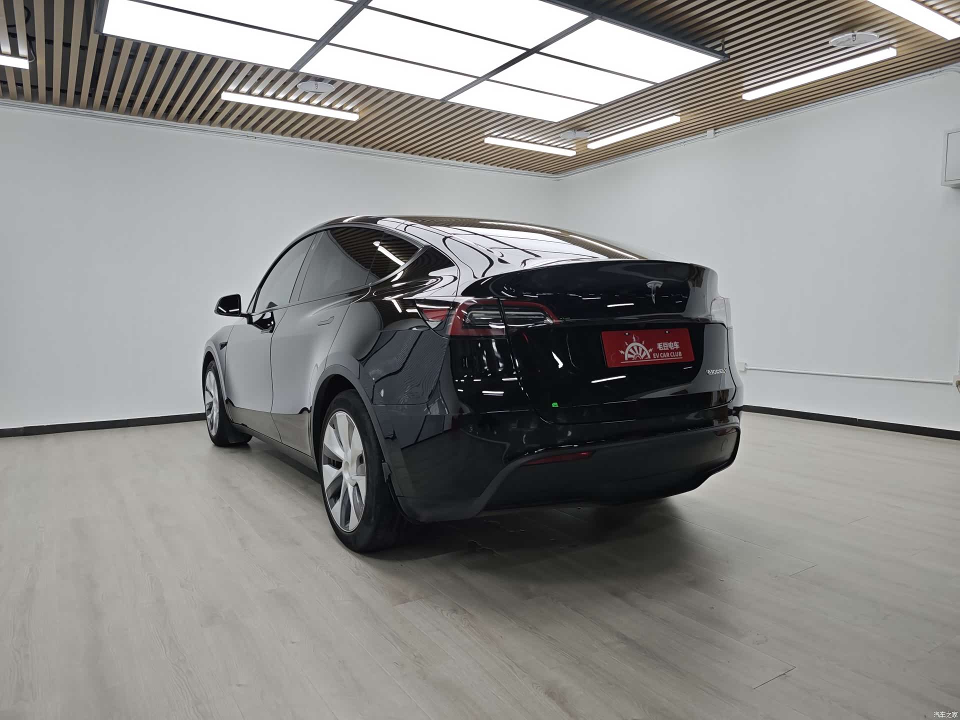 Tesla Model Y, 2022 4